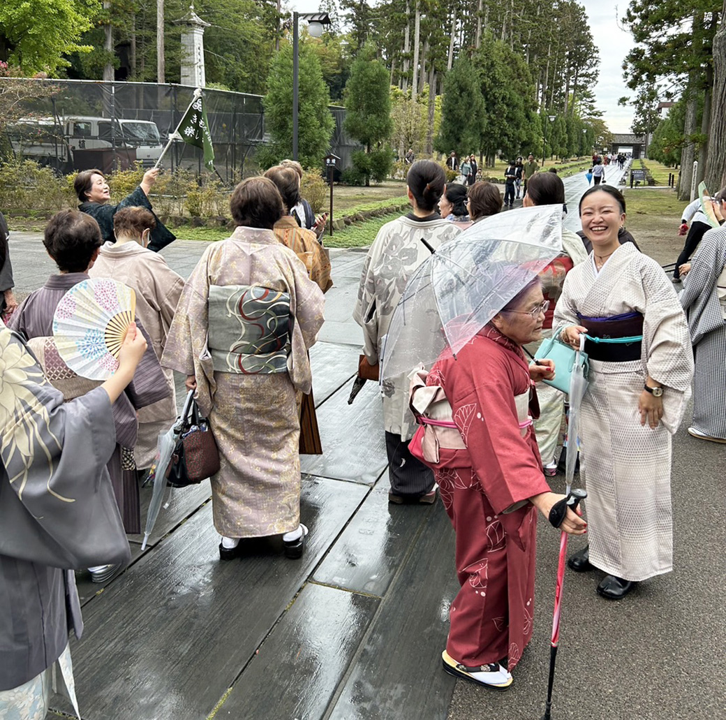 2024年10月和とわ総本店きもので楽しもう会。松島までのバスツアーでのワンシーンの画像