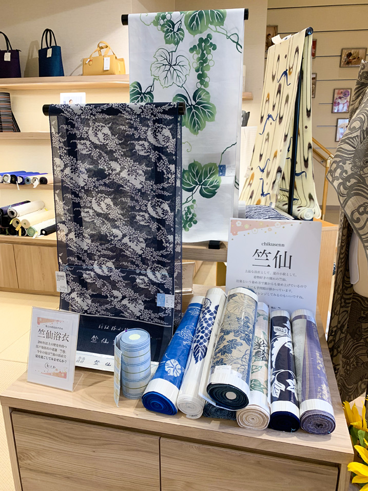 和とわ総本店店頭2025年夏の浴衣展示